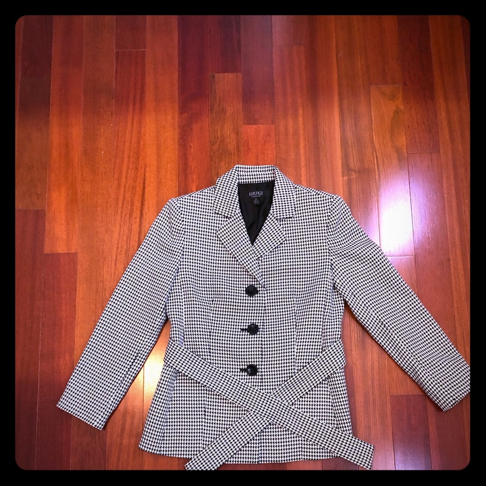 Super cute black and white Kasper Separates jacket